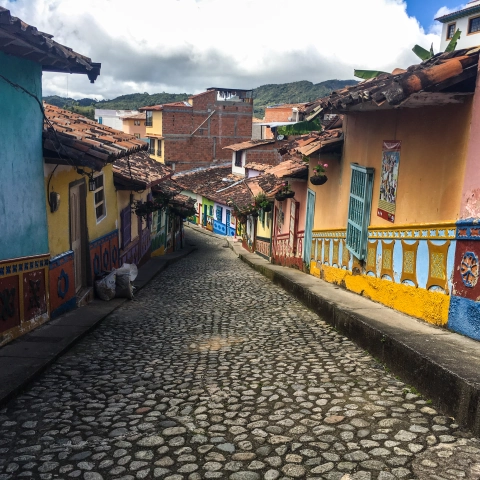 Rue dans une ville d amerique du sud